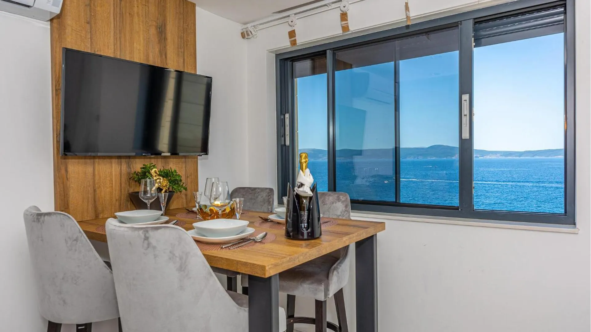 Gorgeous Apartment In Crikvenica