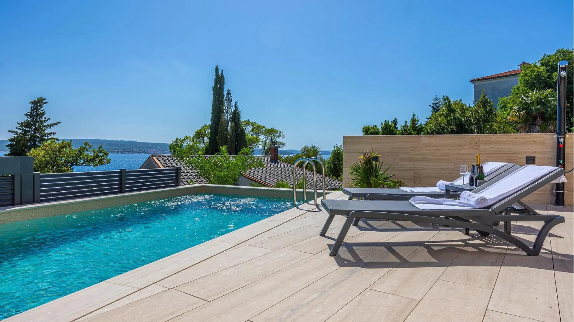 Gorgeous Apartment In Crikvenica 0*,